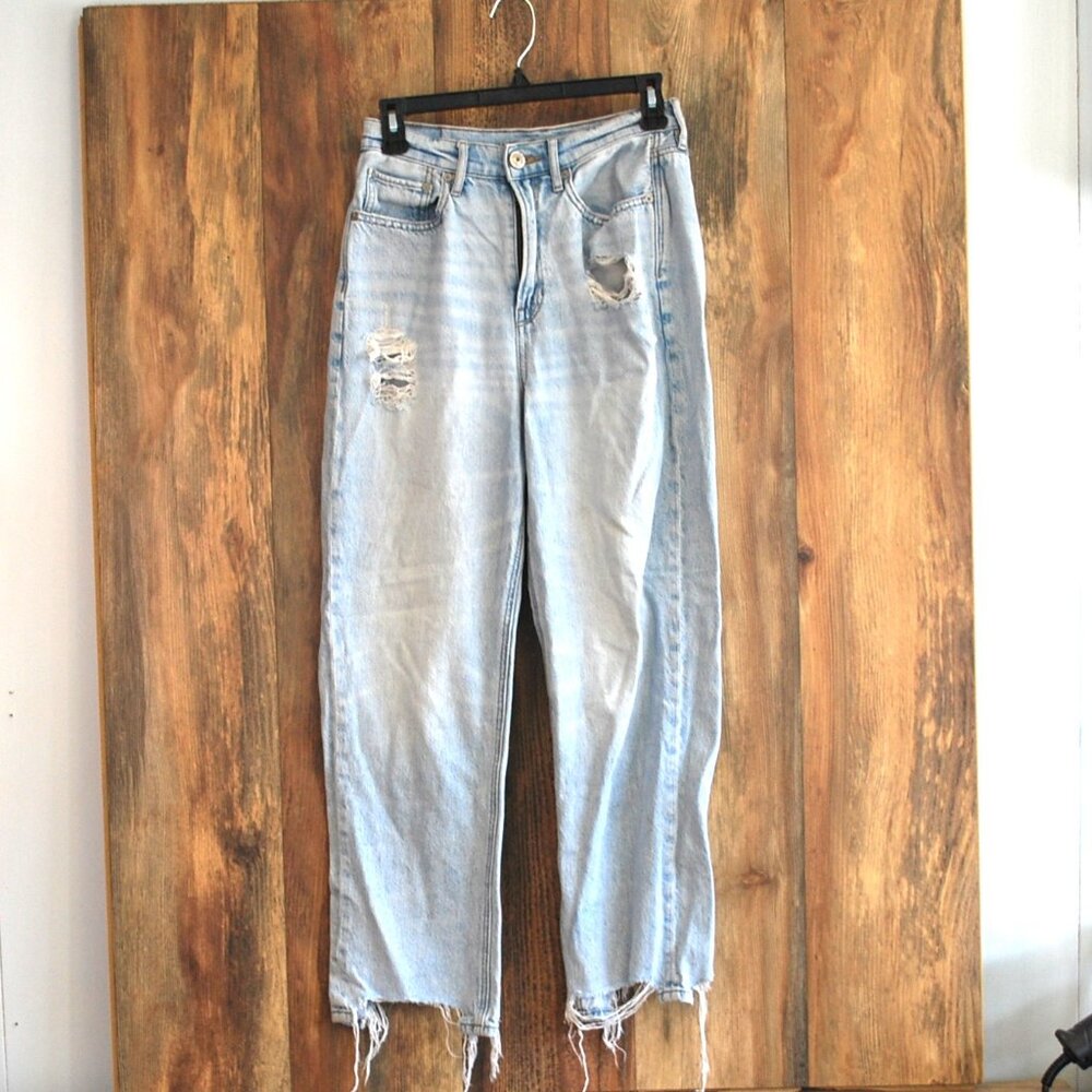 American Eagle Highest Rise Distressed 90s Boyfriend Jeans 6